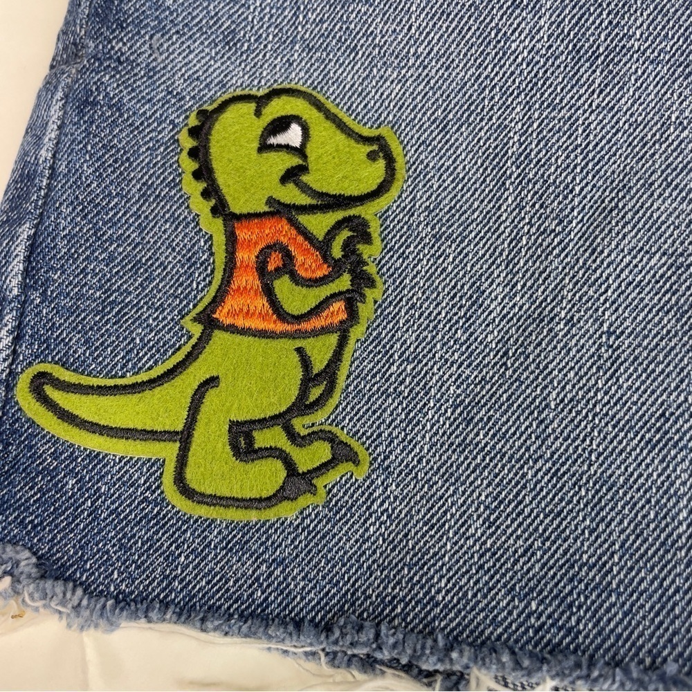 NWT BDG Urban Outfitters Embroidered Low Rise Boyfriend Shorts Size 24 - Picture 13 of 16